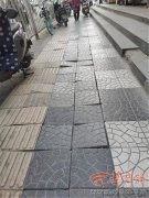 西安黄雁村十字一处人行道地砖松西安瓷砖美缝动 略不留意简单崴脚